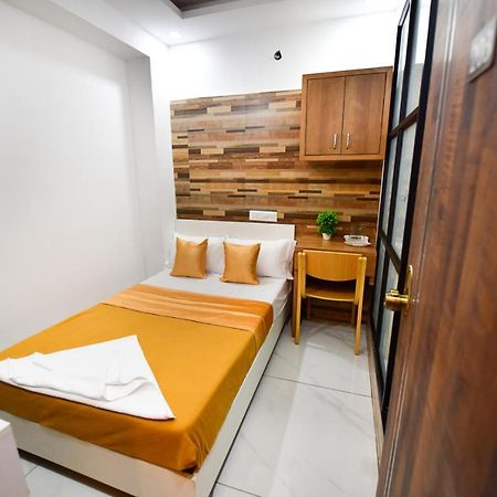 Hotel Surya Lodge Májszúr Kültér fotó