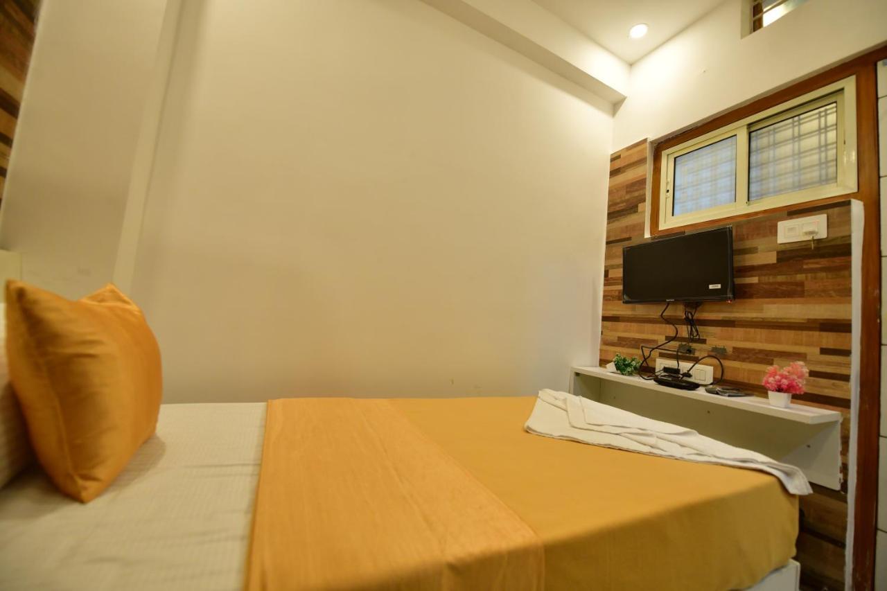 Hotel Surya Lodge Májszúr Kültér fotó