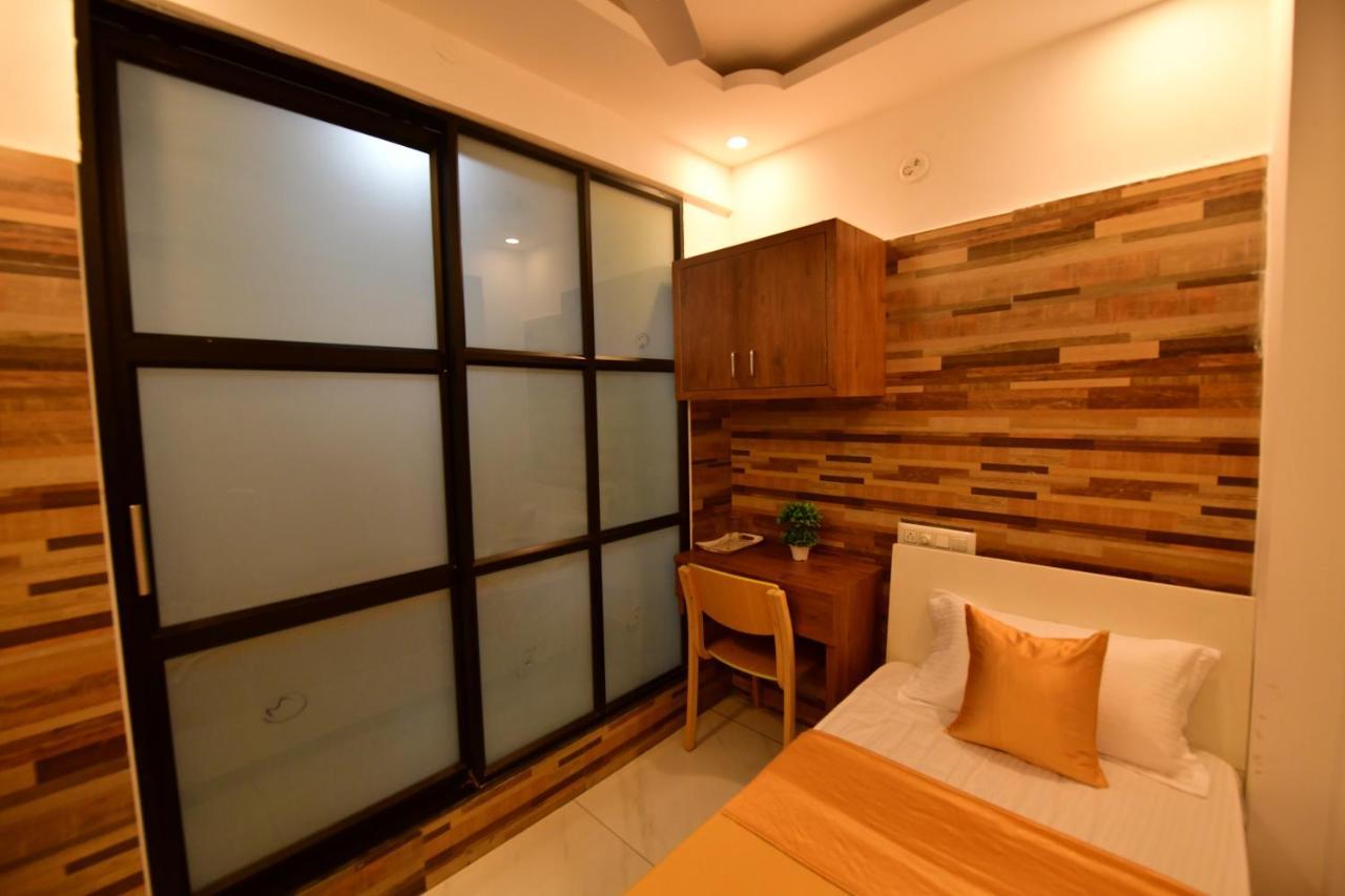 Hotel Surya Lodge Májszúr Kültér fotó