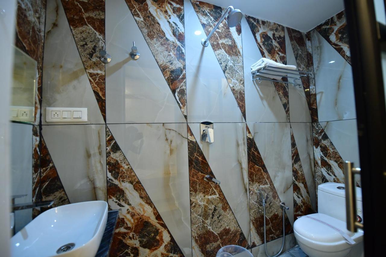 Hotel Surya Lodge Májszúr Kültér fotó
