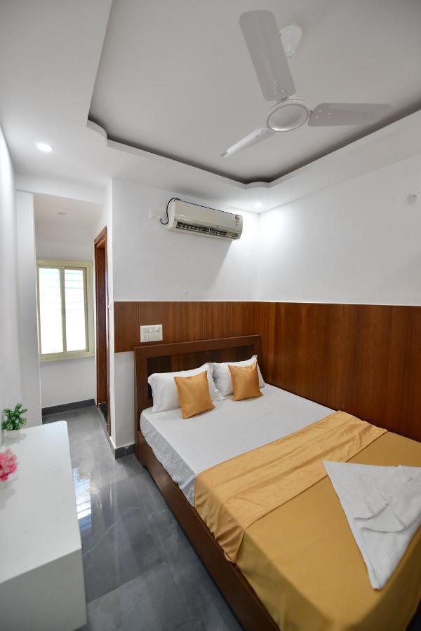 Hotel Surya Lodge Májszúr Kültér fotó