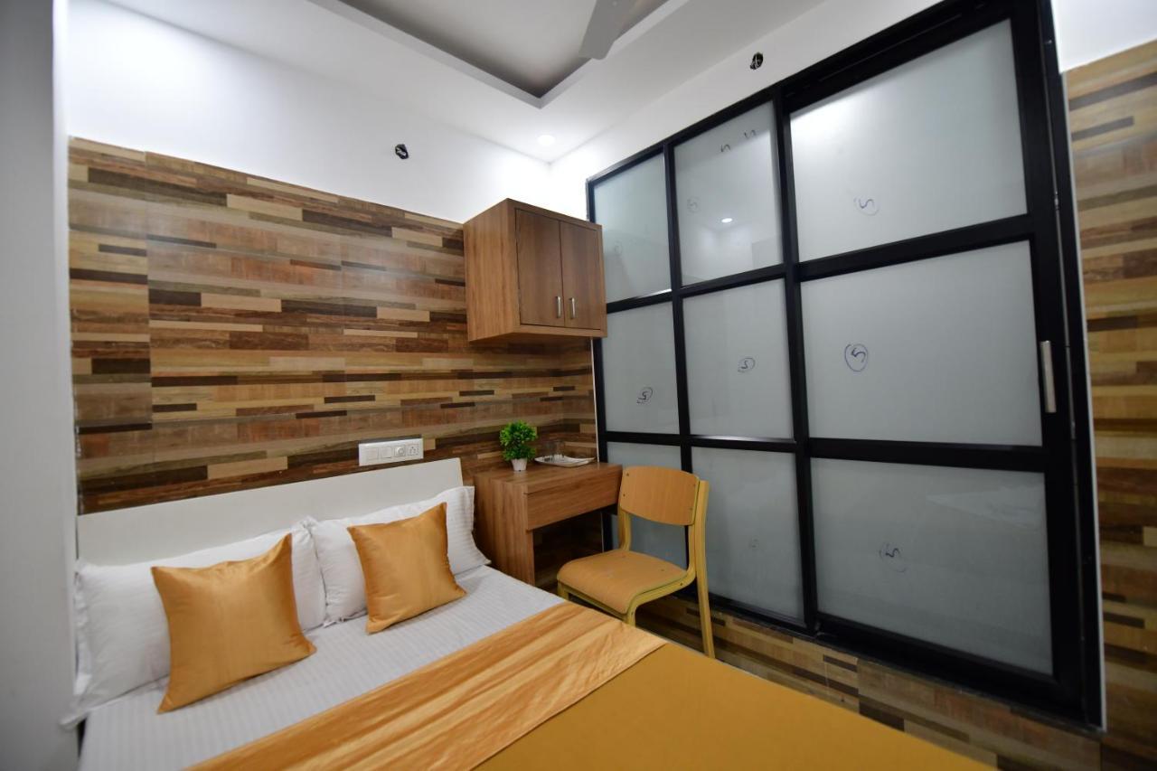 Hotel Surya Lodge Májszúr Kültér fotó