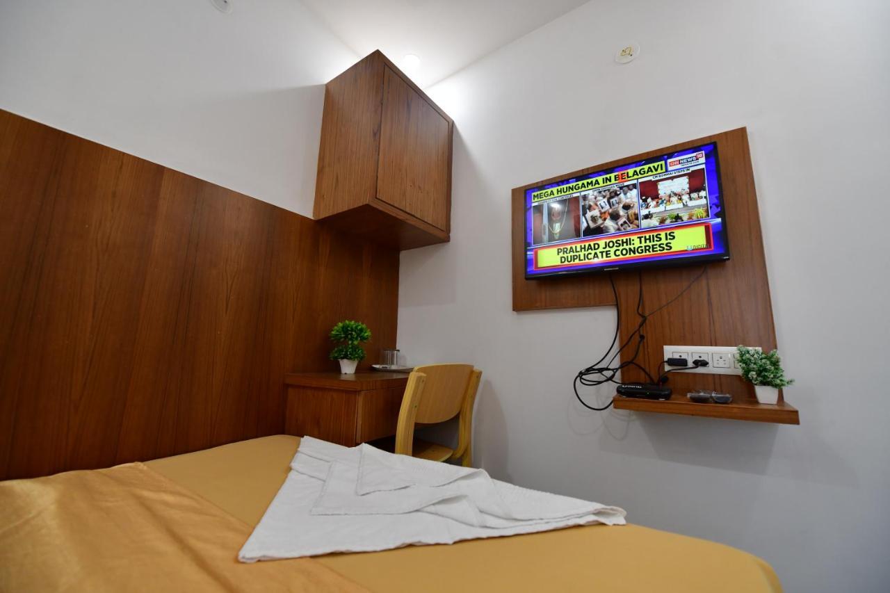 Hotel Surya Lodge Májszúr Kültér fotó